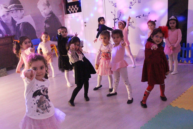 çocuk aktivite merkezi